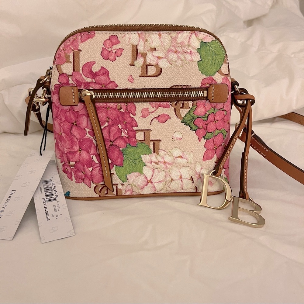 DOONEY & BOURKE BRAND NEW WITH TAGS HYDRANGEA DOMED CROSSBODY BAG PURSE